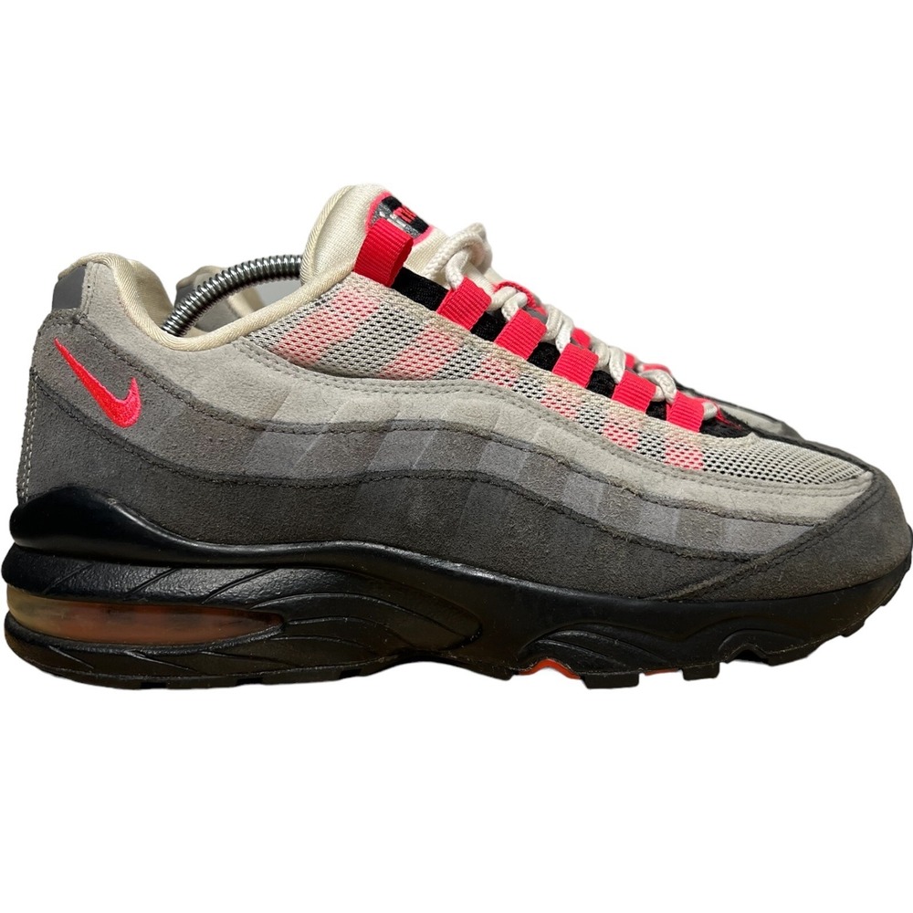 Nike Air Max 95 Solar Red SKU:‎ 307565 160 Size 7Y/8.5 Women/ 40 EUR 2011